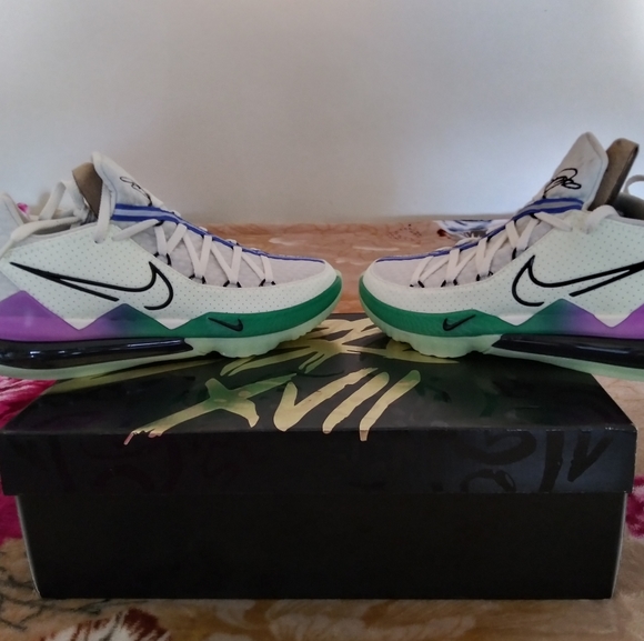 lebron glow in the dark shoes